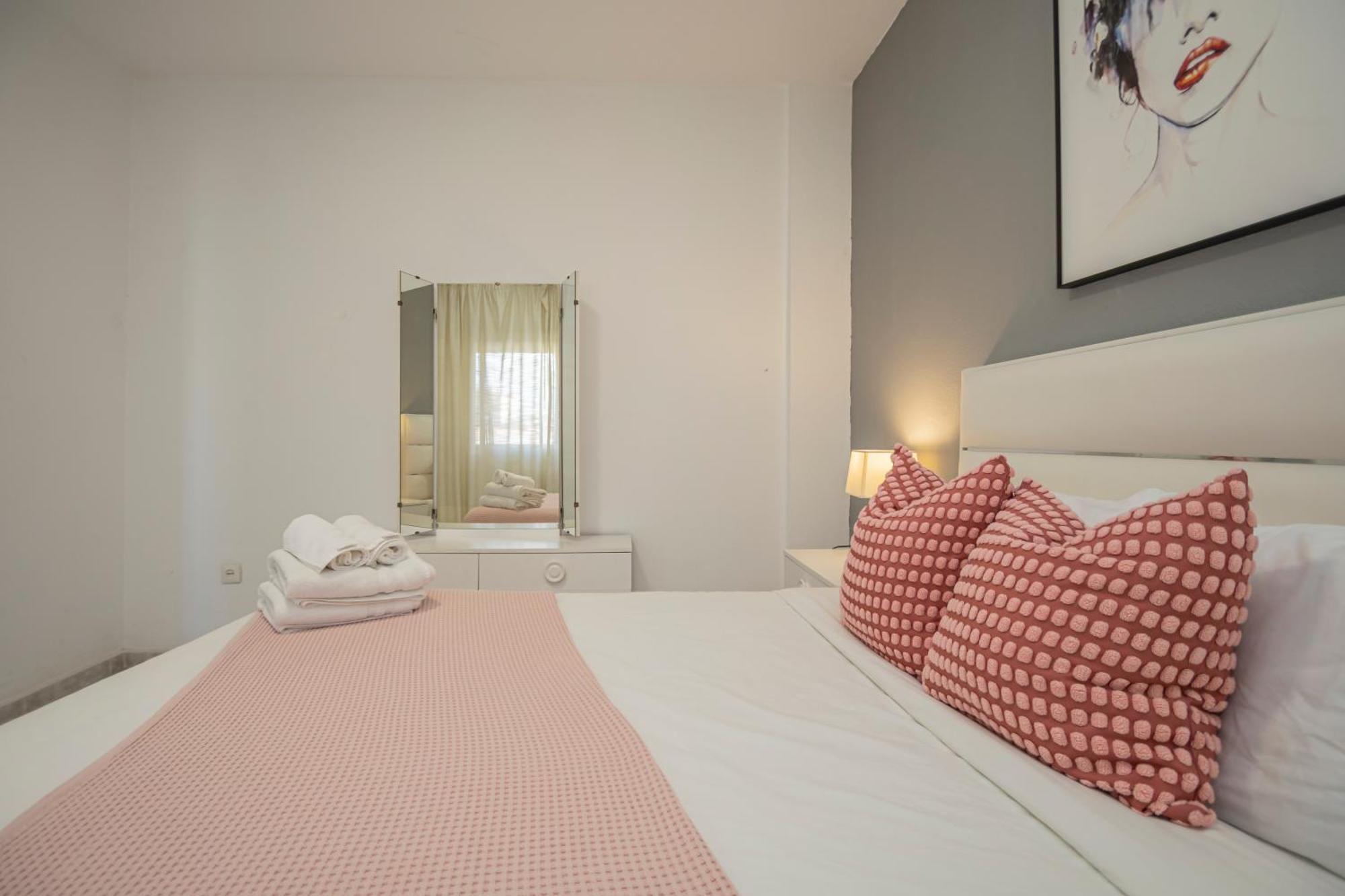Perfect Getaway In Triana - 15M Walk Giralda Lejlighed Sevilla Eksteriør billede