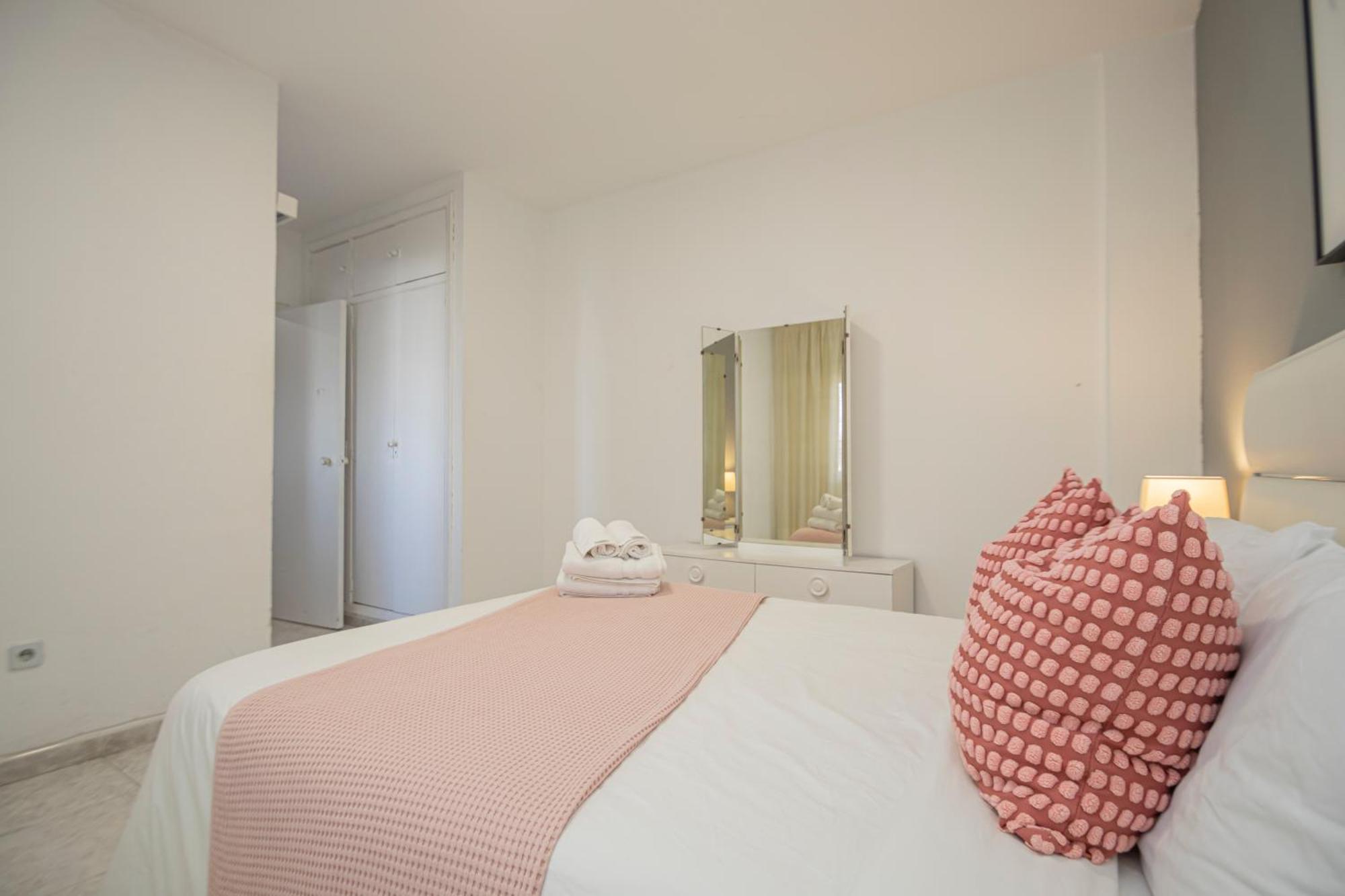 Perfect Getaway In Triana - 15M Walk Giralda Lejlighed Sevilla Eksteriør billede