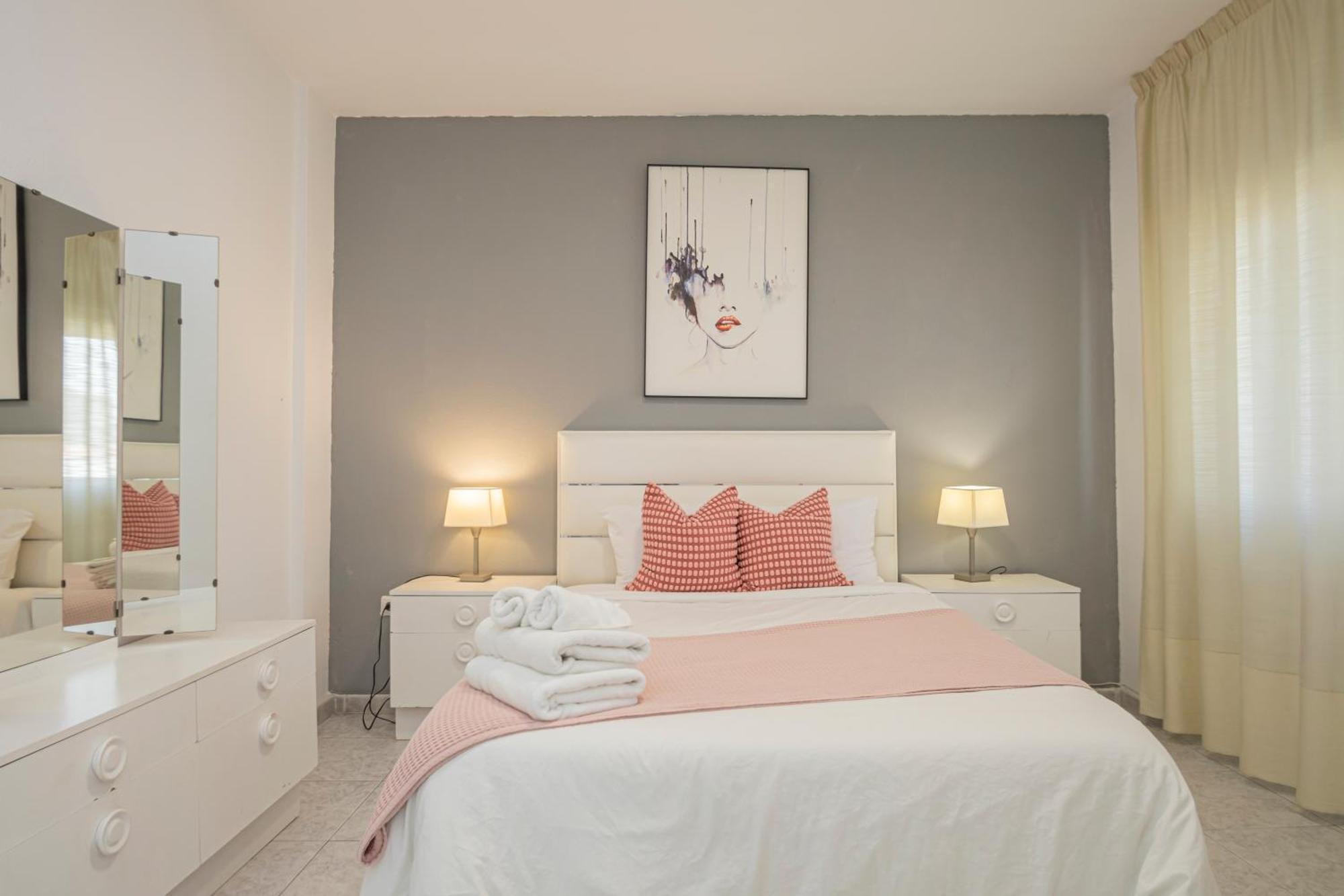 Perfect Getaway In Triana - 15M Walk Giralda Lejlighed Sevilla Eksteriør billede